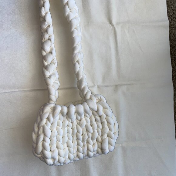 Handmade Chunky Bag in White Knit Yarn Hand Knitting Yarns - Picture 5 of 12